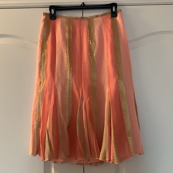 💕🎉 HOST PICK 🎉💕 EUC Lafayette 148 silk blend pink and metallic gold skirt - Picture 6 of 10